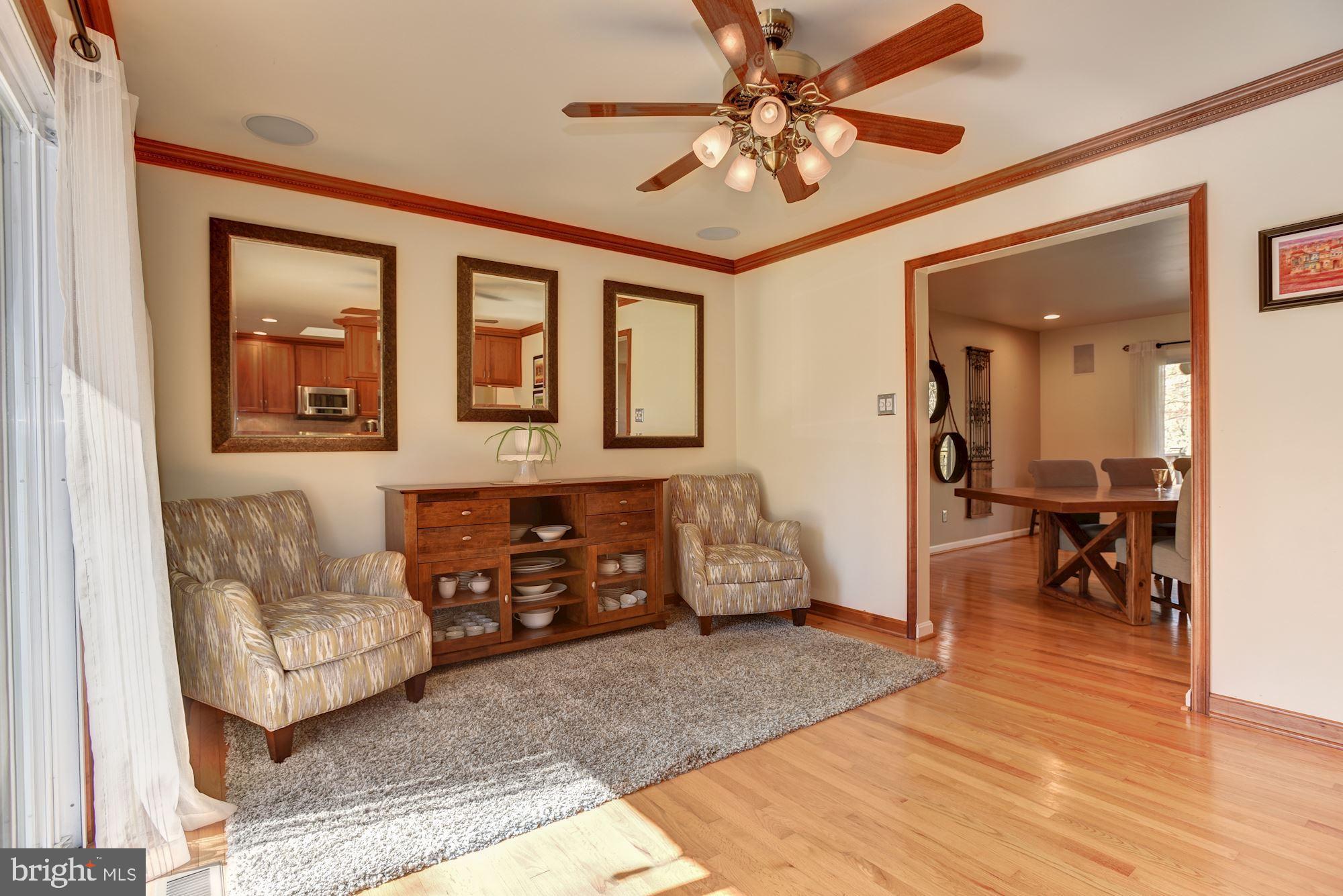 334 Edgewater Road Pasadena, MD 21122 - Photo 10 of 42 Dining Room