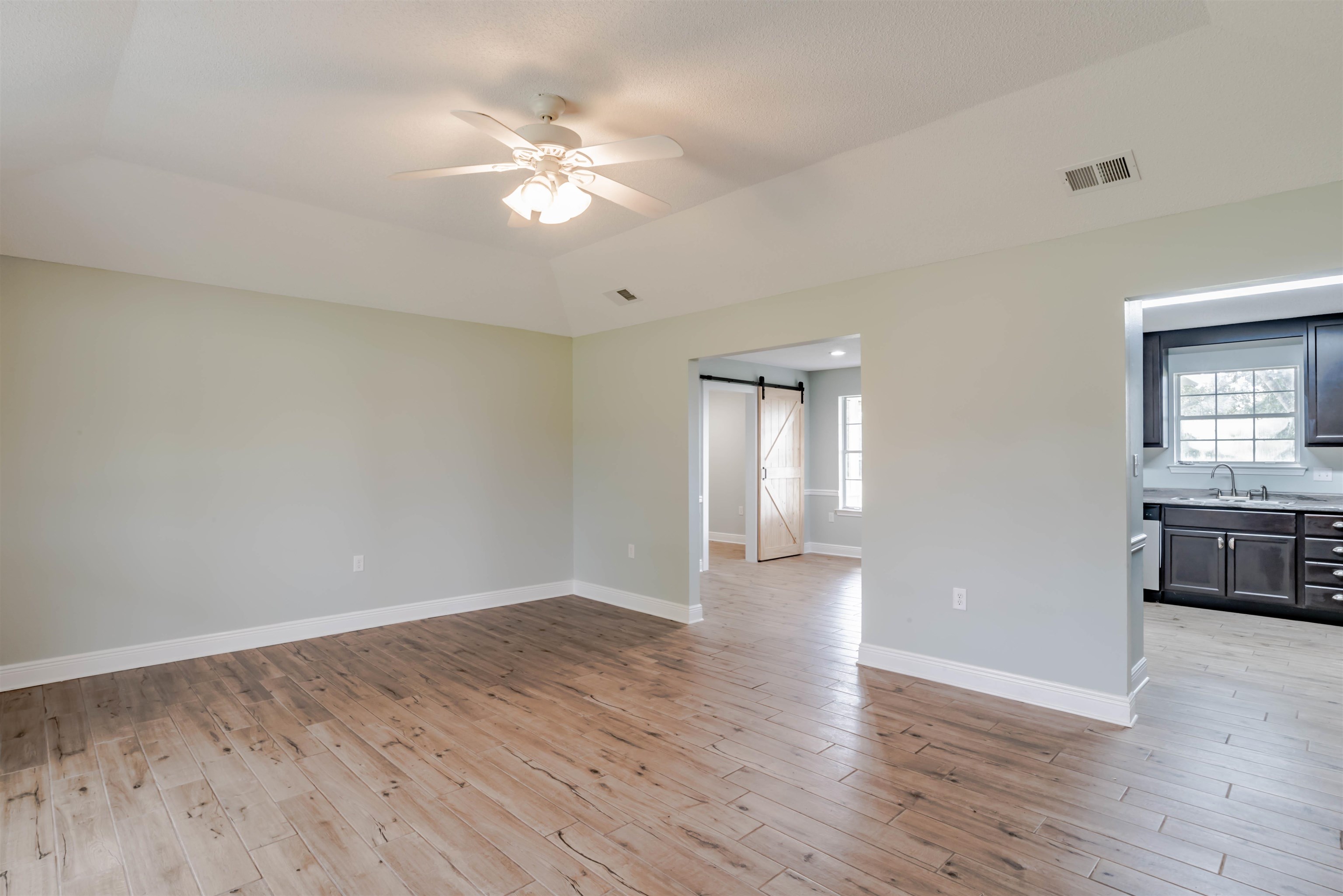 26640 Frank Road Elberta, AL 36530 - Photo 9 of 29 Living Room