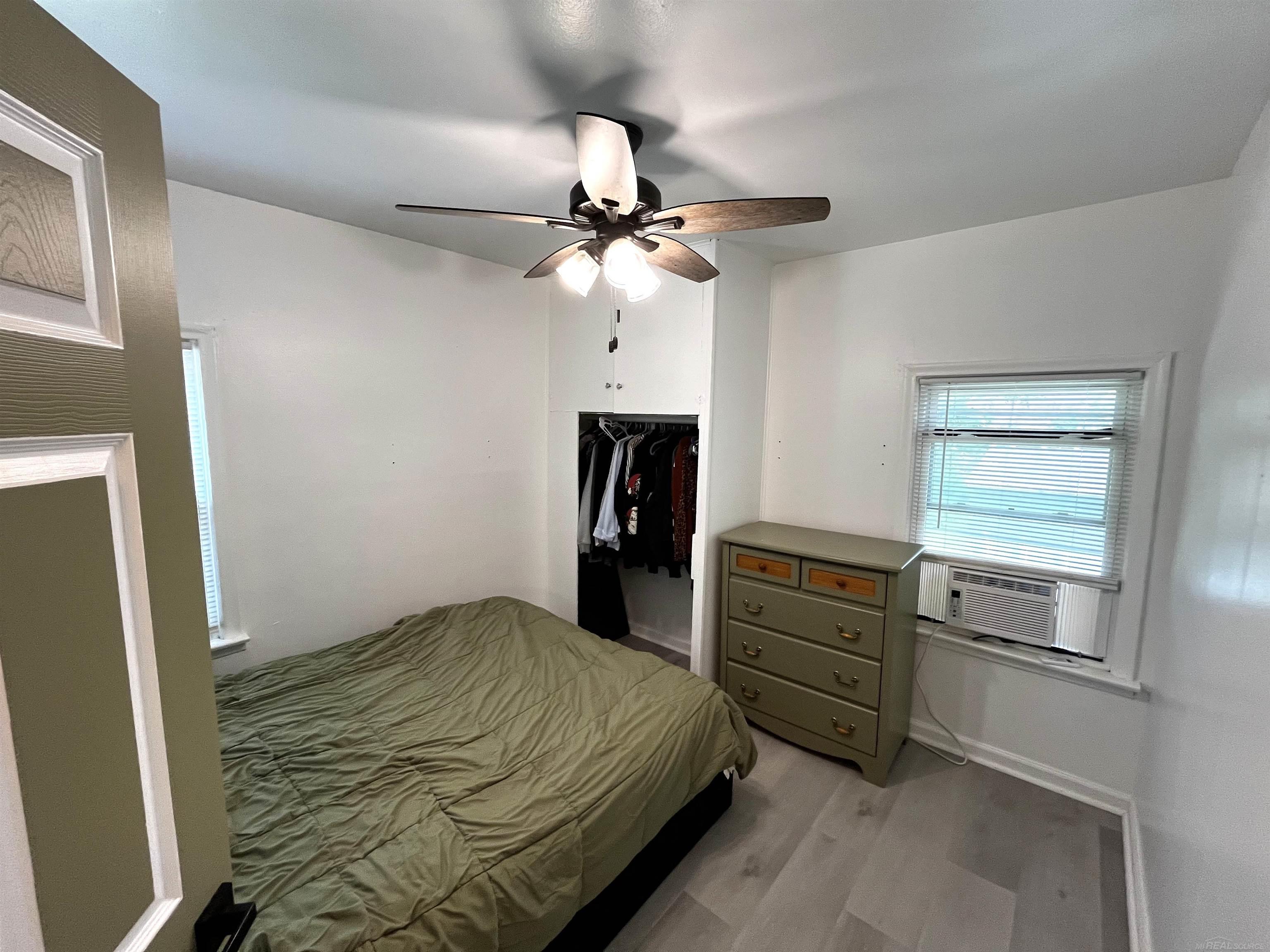20150 Wick Road Taylor, MI 48180 - Photo 18 of 26 50185192-9f4bbadc-8933-4a36-894a-d96821e48e0c.JPG