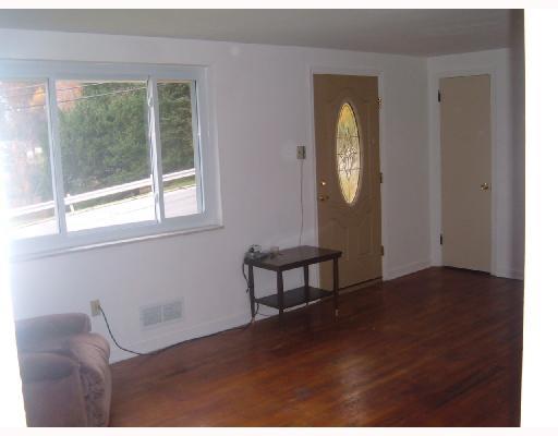 450 Pearce Road Pittsburgh, PA 15234 - Photo 6 of 8 Living Room. Large Open Living Room