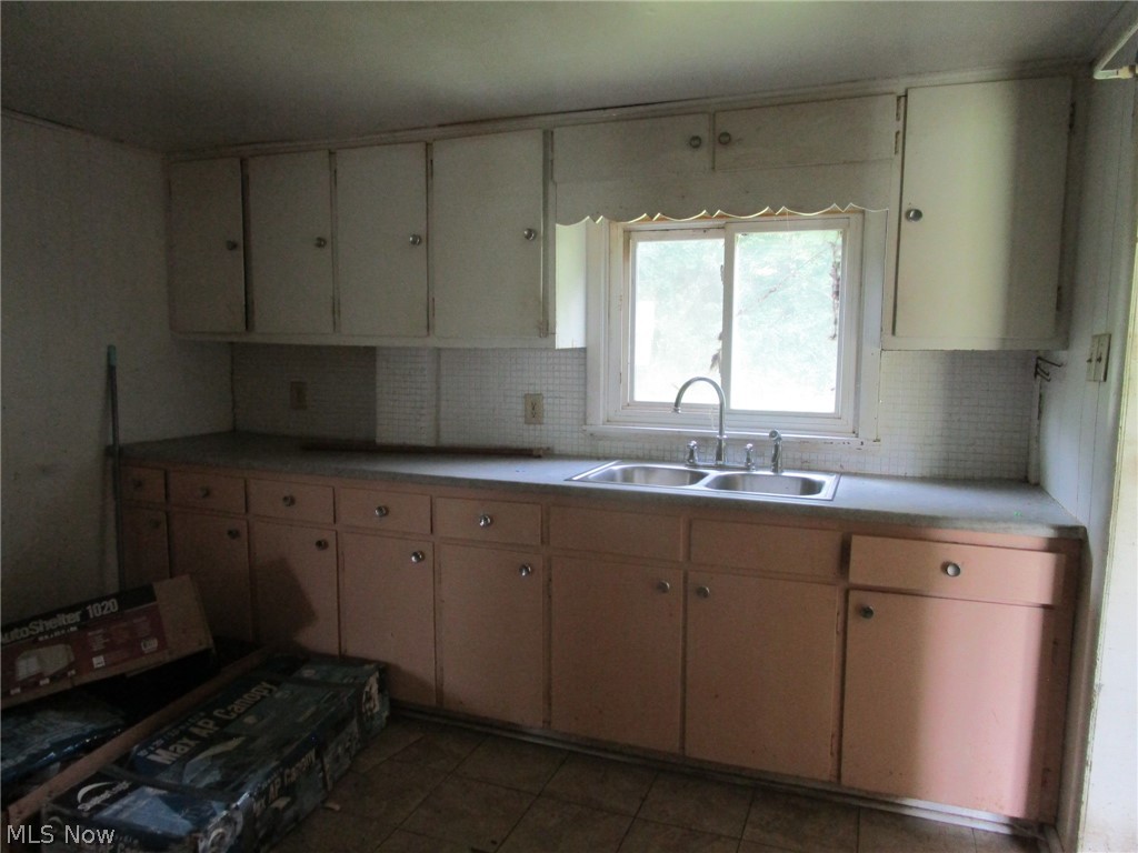 5048 Highway 534 Rome, OH 44085 - Photo 17 of 32