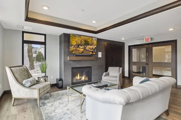 $1,850,000 | 222 Ferndale Road South, Unit 105, Wayzata, MN 55391