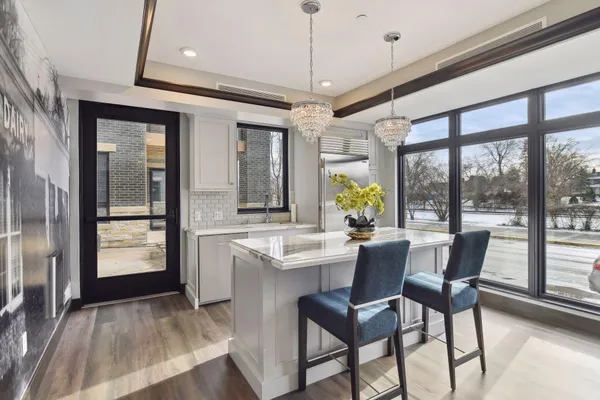 $1,850,000 | 222 Ferndale Road South, Unit 105, Wayzata, MN 55391