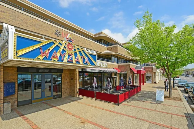 $1,850,000 | 222 Ferndale Road South, Unit 105, Wayzata, MN 55391