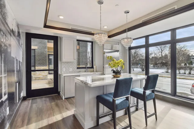 $1,850,000 | 222 Ferndale Road South, Unit 105, Wayzata, MN 55391