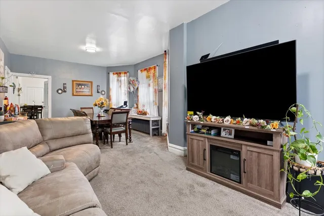 $699,000 | 3911 North Kedzie Avenue, Chicago, IL 60618