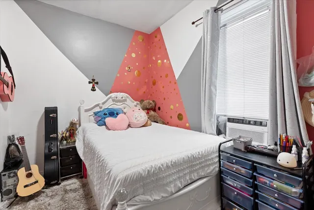 $699,000 | 3911 North Kedzie Avenue, Chicago, IL 60618