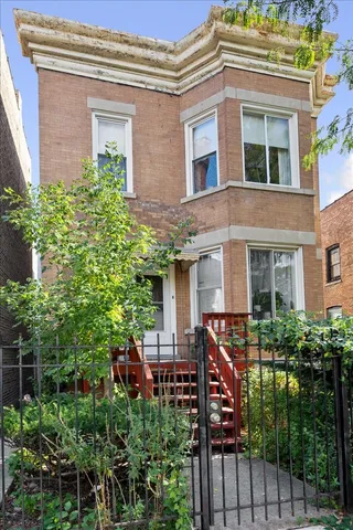 $699,000 | 3911 North Kedzie Avenue, Chicago, IL 60618