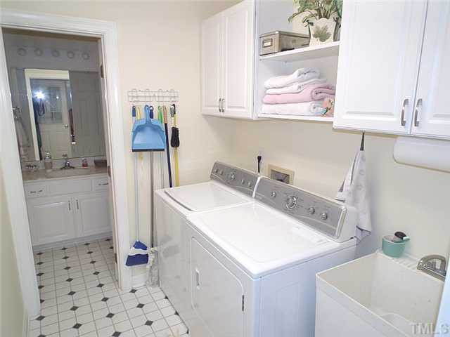 11916 Pembridge Lane Raleigh, NC 27613 - Photo 18 of 25 Laundry Room