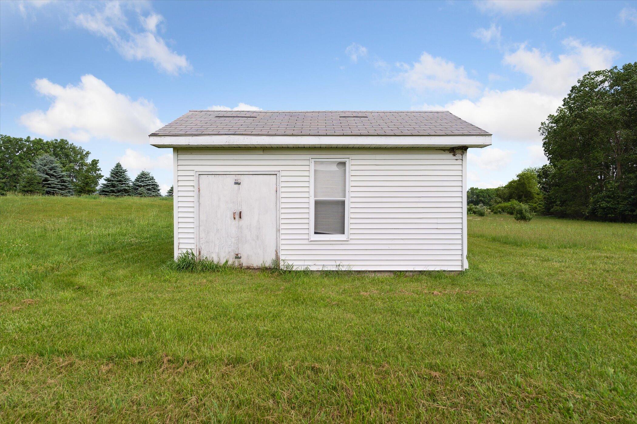 4767 East Haslett Road Perry, MI 48872 - Photo 19 of 27 4767 E Haslett Rd
