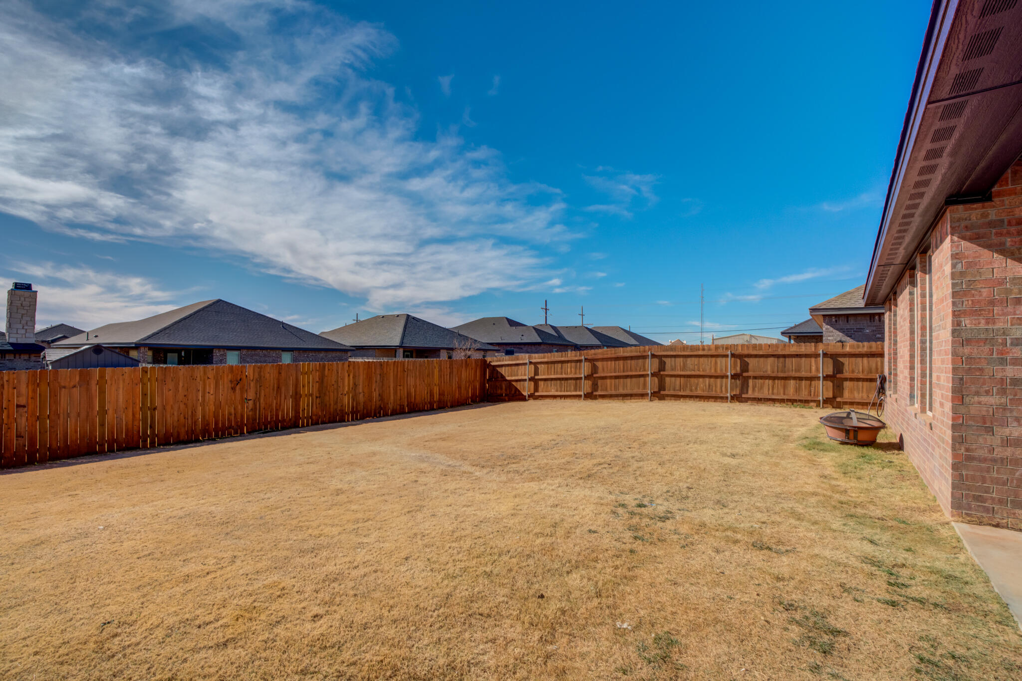 7813 88th Street Lubbock, TX 79424 - Photo 20 of 21 a view of an backyard of the house