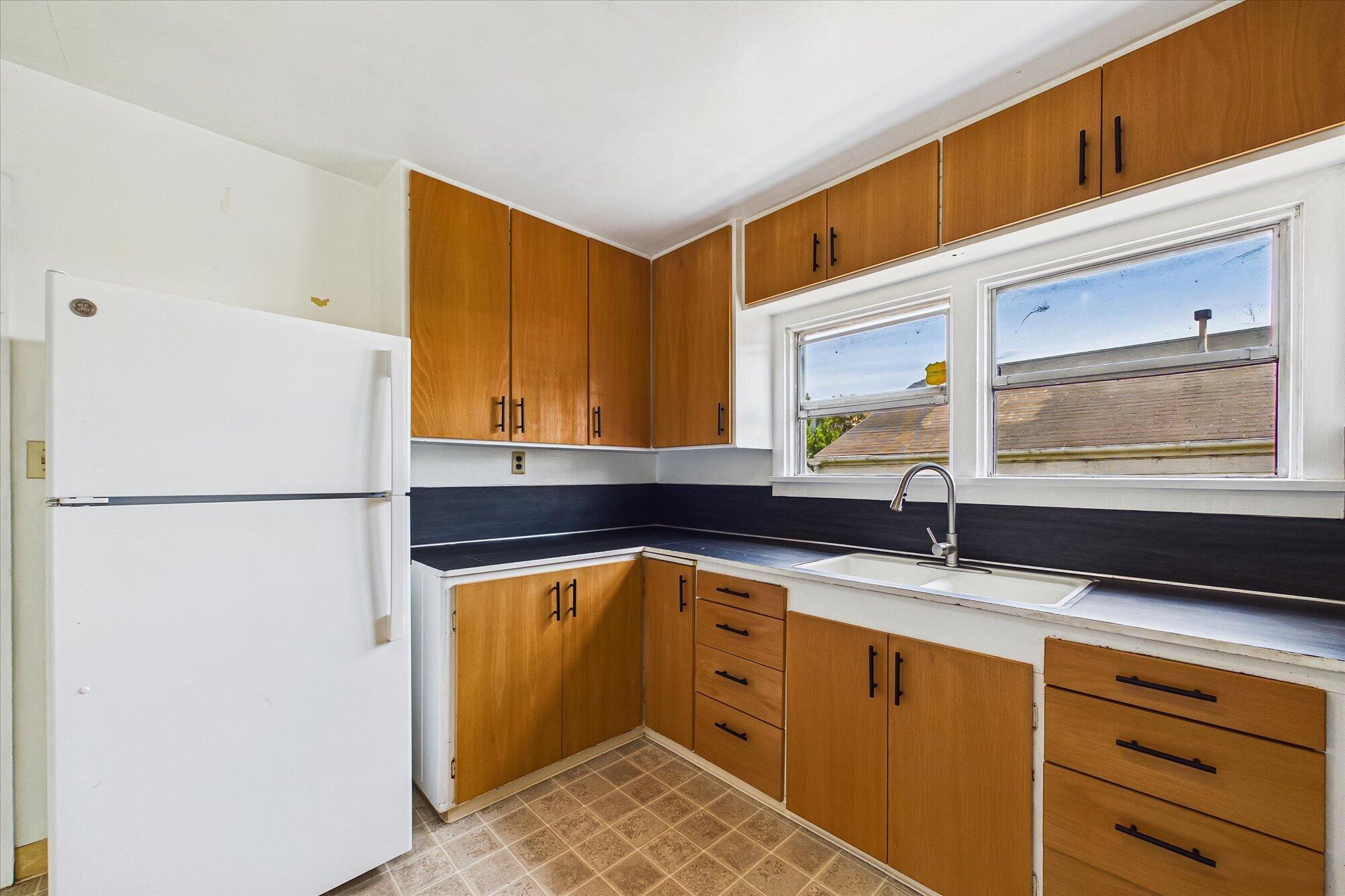 180 Cedar Street Rio Dell, CA 95562 - Photo 12 of 31