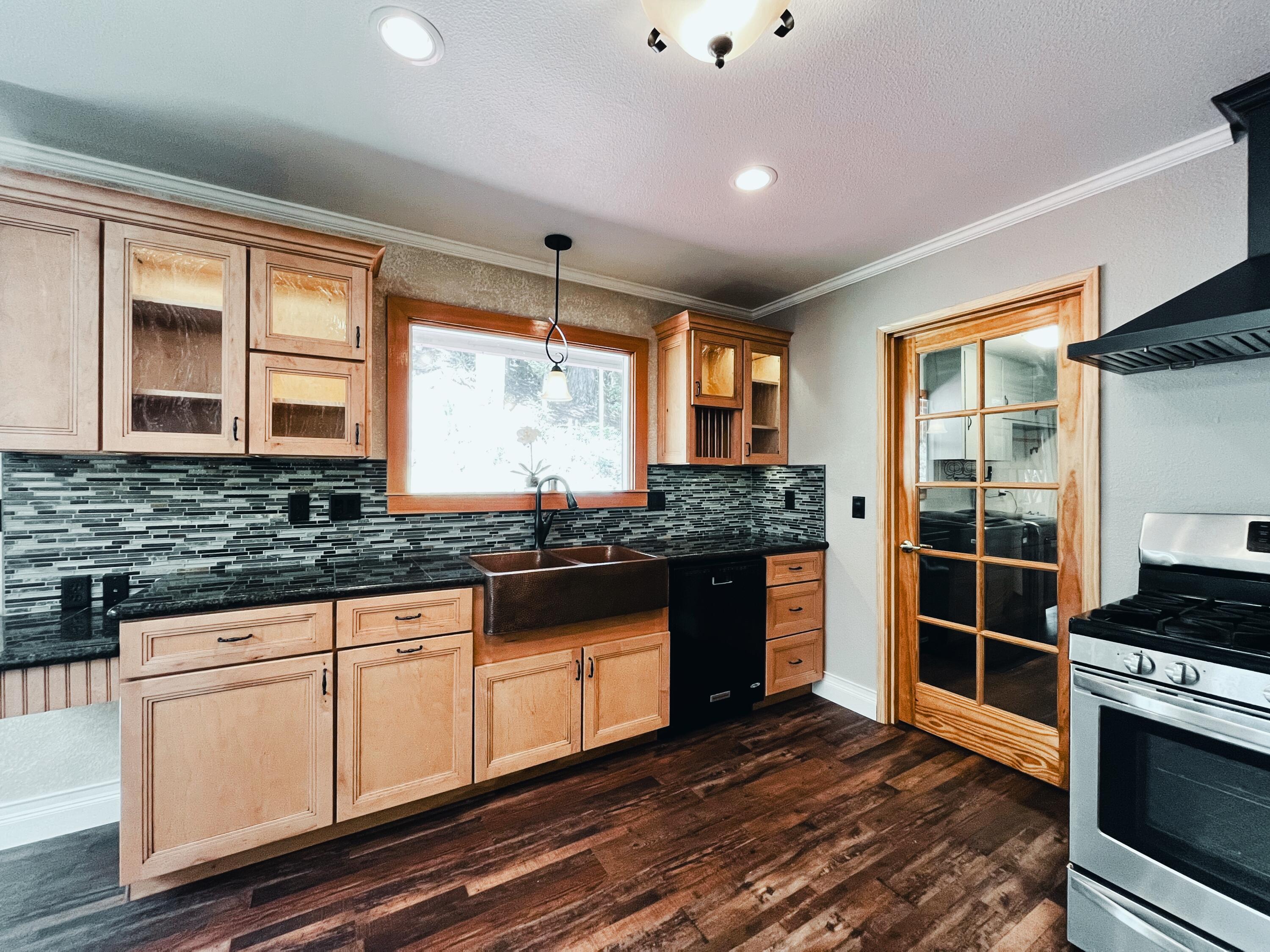 7569 Berta Road Eureka, CA 95503 - Photo 21 of 137 Main House-Kitchen