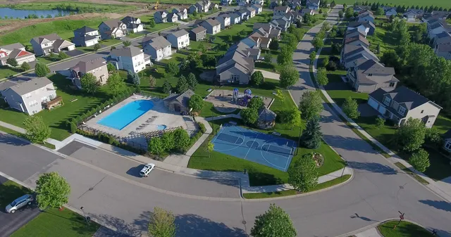 $392,990 | 985 Stone Creek Dr., Jordan, MN 55352