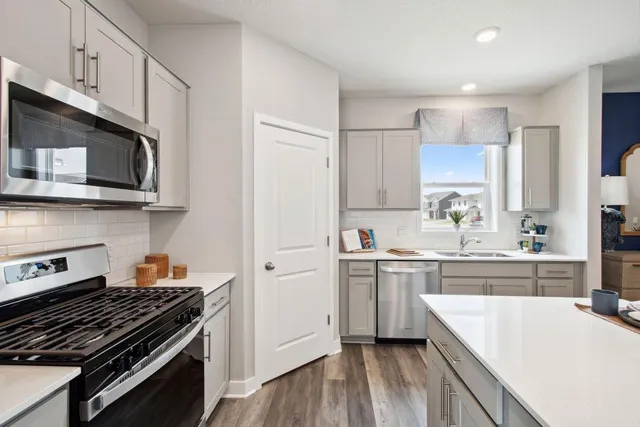 $392,990 | 985 Stone Creek Dr., Jordan, MN 55352