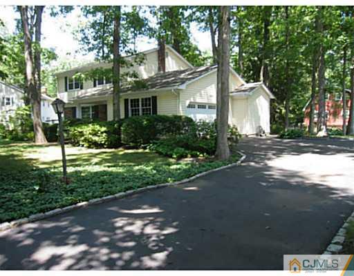 140 Fern Road East Brunswick, NJ 08816 - Photo 2 of 25 Gallery Image 2