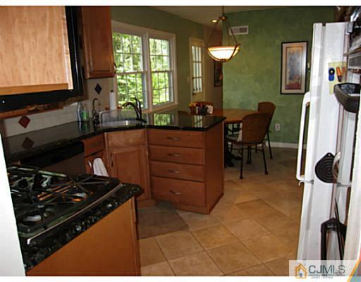 140 Fern Road East Brunswick, NJ 08816 - Photo 12 of 25 Gallery Image 12