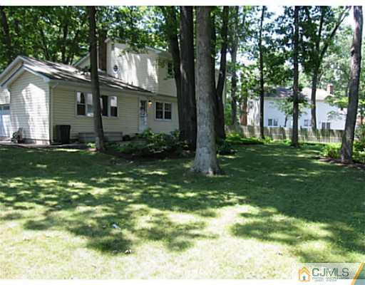 140 Fern Road East Brunswick, NJ 08816 - Photo 3 of 25 Gallery Image 3