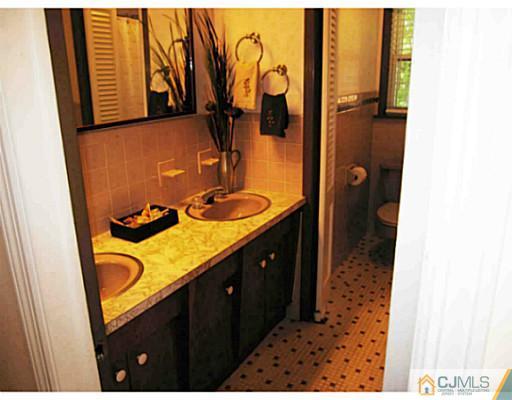 140 Fern Road East Brunswick, NJ 08816 - Photo 22 of 25 Gallery Image 22