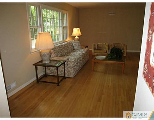140 Fern Road East Brunswick, NJ 08816 - Photo 6 of 25 Gallery Image 6