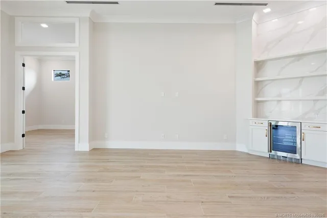 a view of a large window with an outdoor view