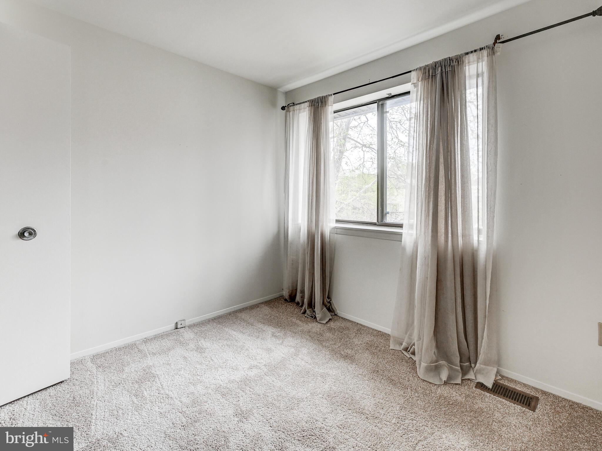 7230 Lasting Light Way Columbia, MD 21045 - Photo 14 of 27 THIRD BEDROOM