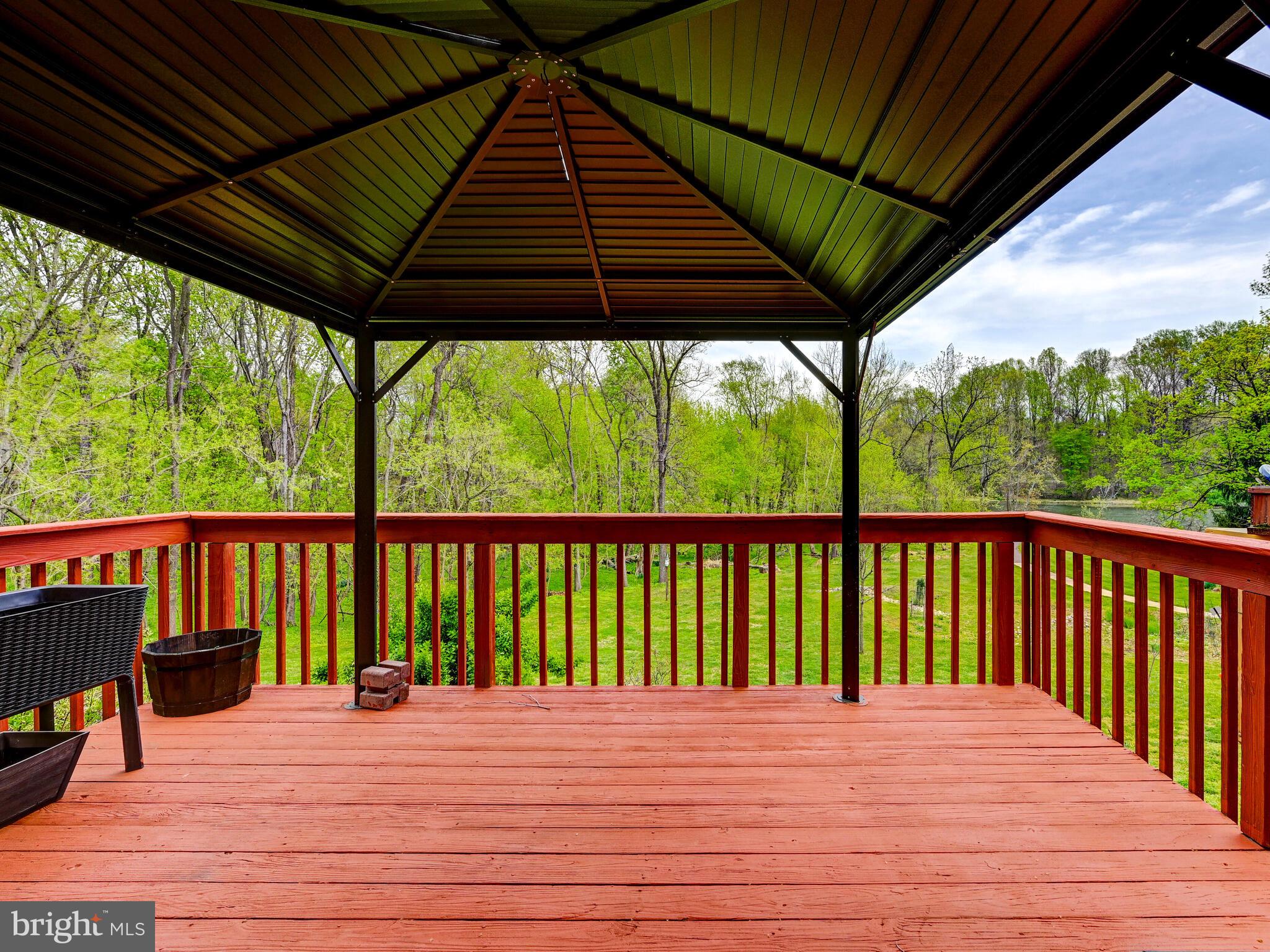 7230 Lasting Light Way Columbia, MD 21045 - Photo 20 of 27 PARTIALLY COVERED MAIN LEVEL DECK