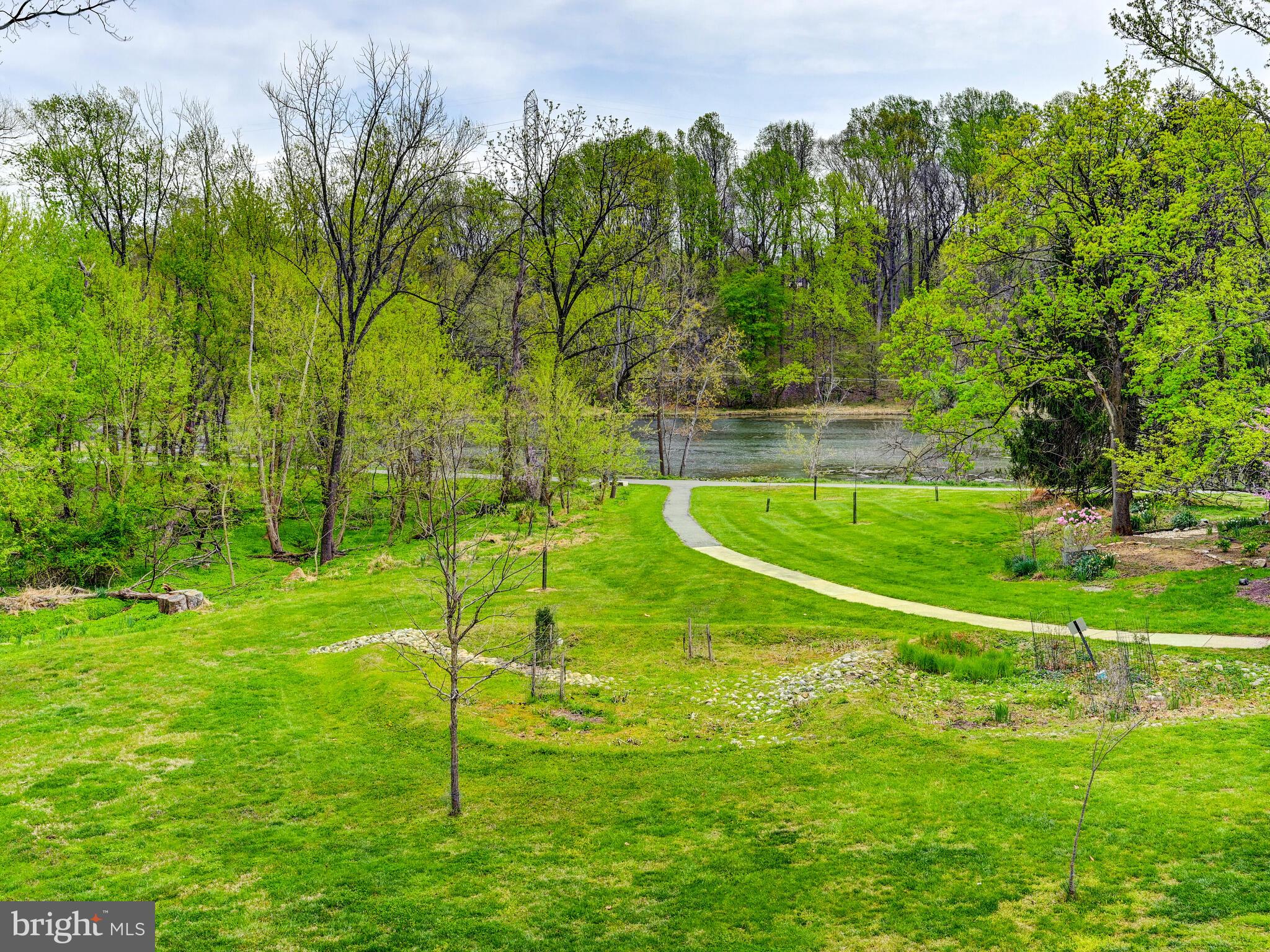 7230 Lasting Light Way Columbia, MD 21045 - Photo 23 of 27 LUSH COMMUNITY LANDSCAPING