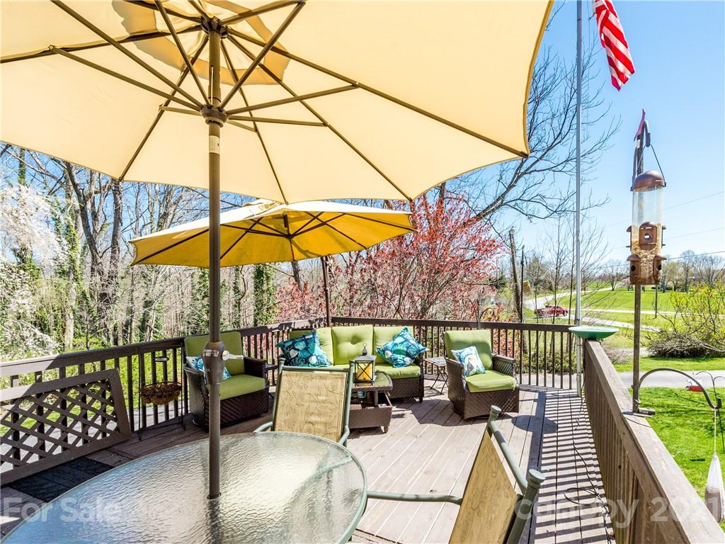 276 Justice Ridge Road Candler, NC 28715 - Photo 11 of 48 Gallery Image 11