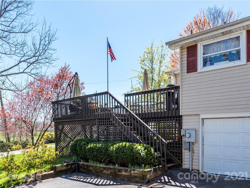 276 Justice Ridge Road Candler, NC 28715 - Photo 13 of 48 Gallery Image 13