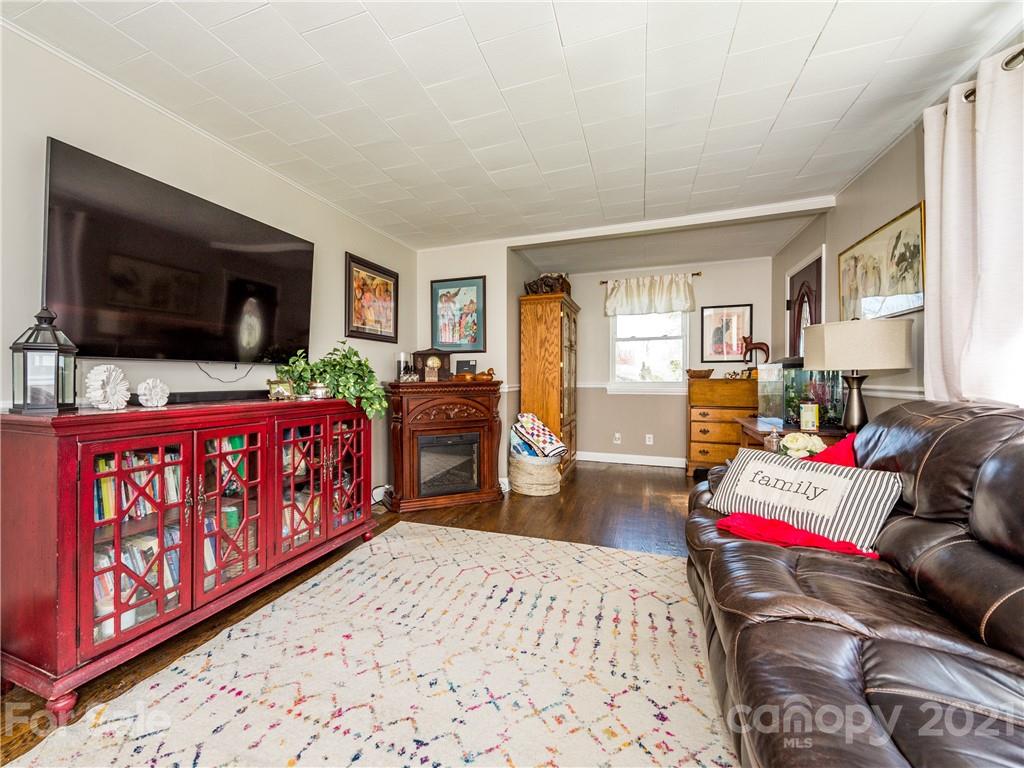276 Justice Ridge Road Candler, NC 28715 - Photo 16 of 48 Gallery Image 16