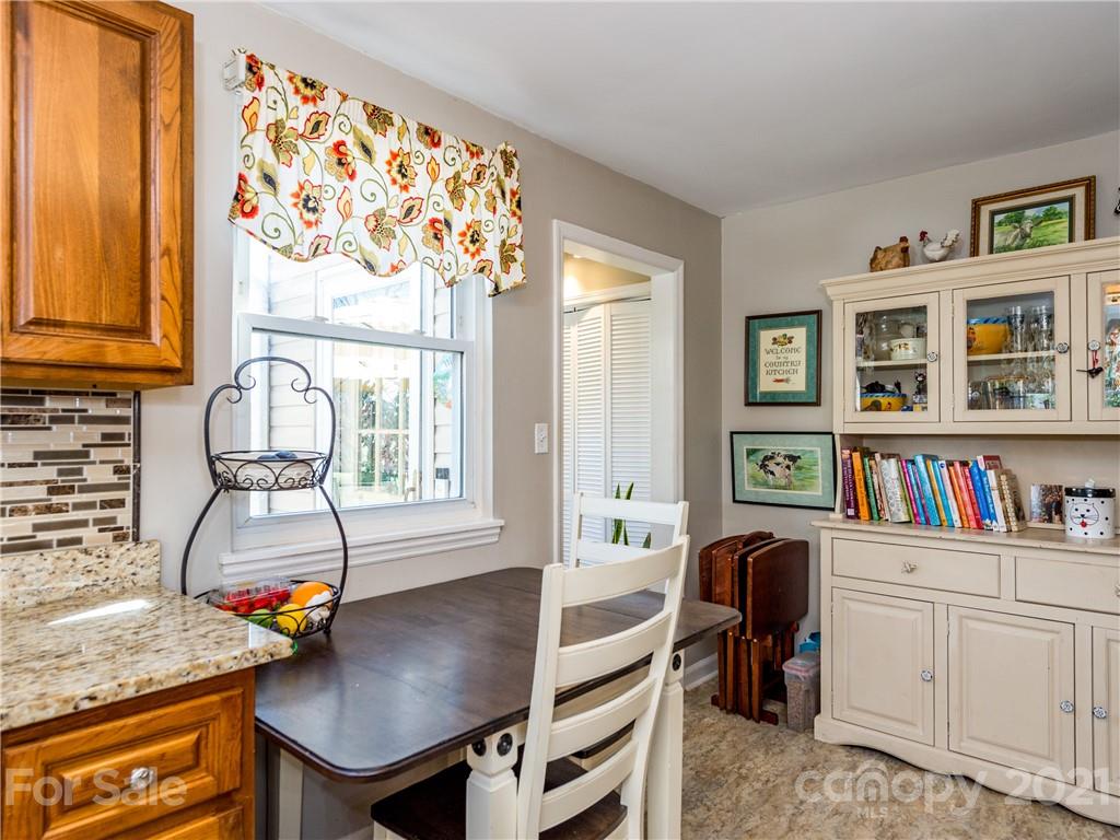276 Justice Ridge Road Candler, NC 28715 - Photo 22 of 48 Gallery Image 22