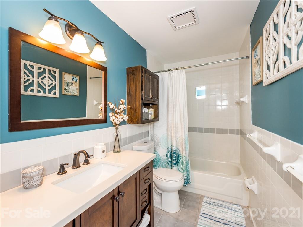 276 Justice Ridge Road Candler, NC 28715 - Photo 27 of 48 Gallery Image 27