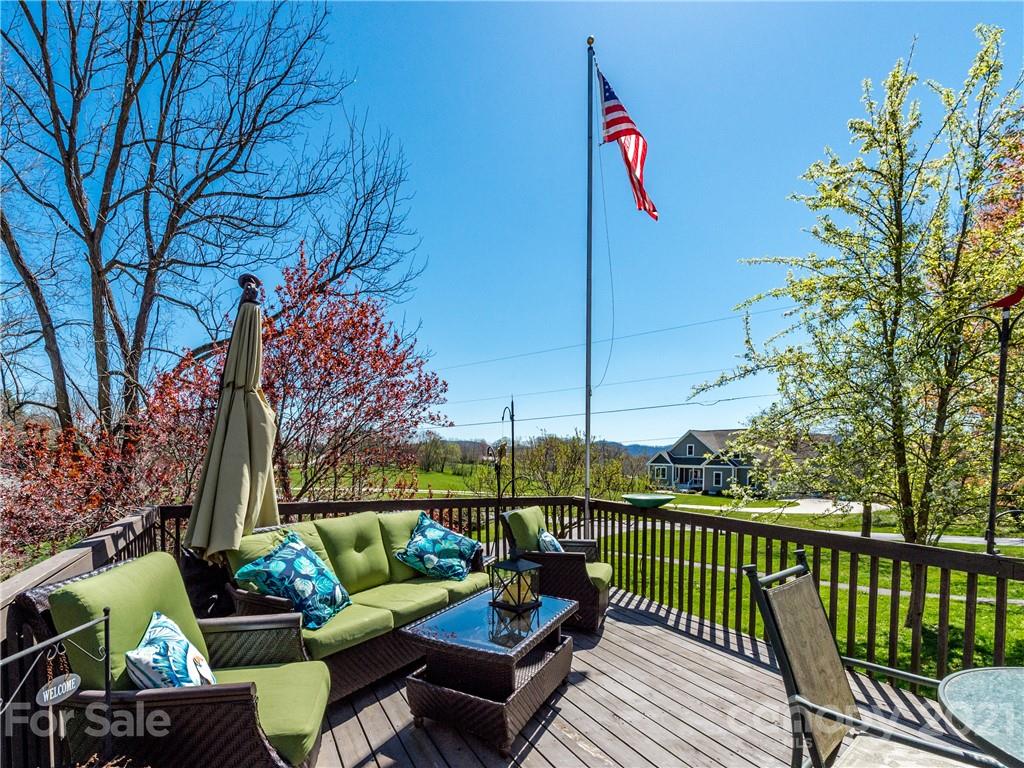 276 Justice Ridge Road Candler, NC 28715 - Photo 9 of 48 Gallery Image 9