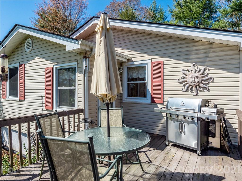 276 Justice Ridge Road Candler, NC 28715 - Photo 10 of 48 Gallery Image 10