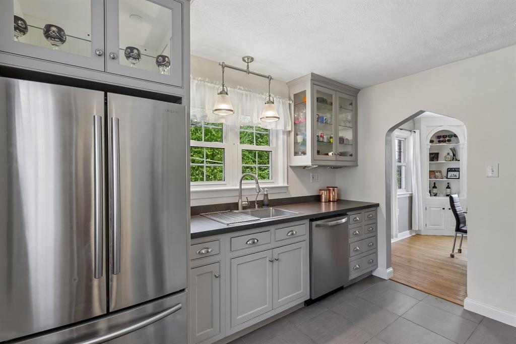 1770 Locust Road Sewickley, PA 15143 - Photo 10 of 33 Kitchen