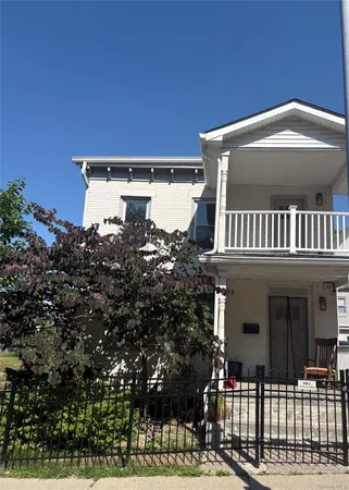 $2,095 | 7 South Clinton Street, Unit 2, Poughkeepsie, NY 12601