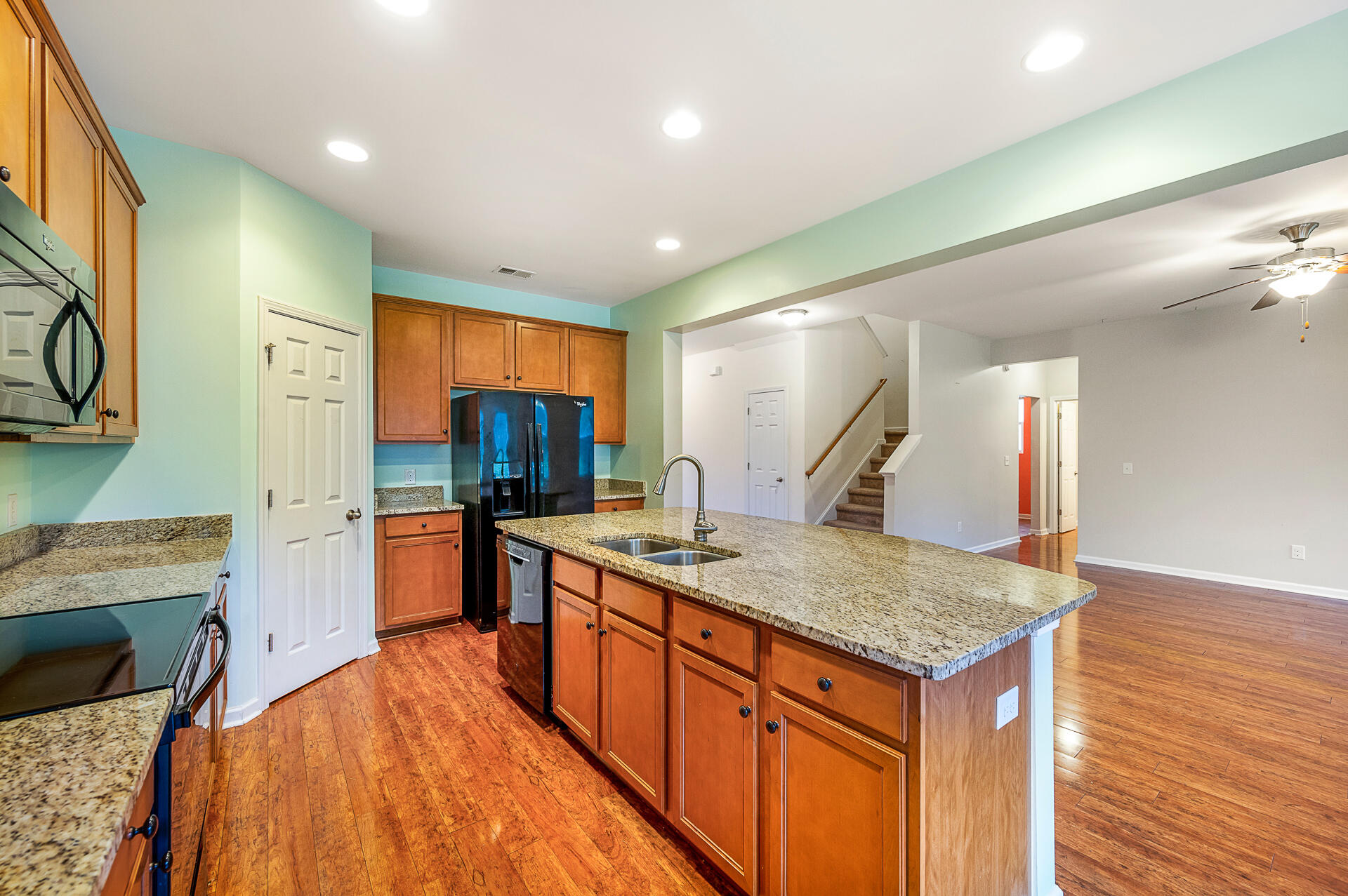 197 Meadow Wood Road Summerville, SC 29486 - Photo 11 of 28 197MeadowWood-12