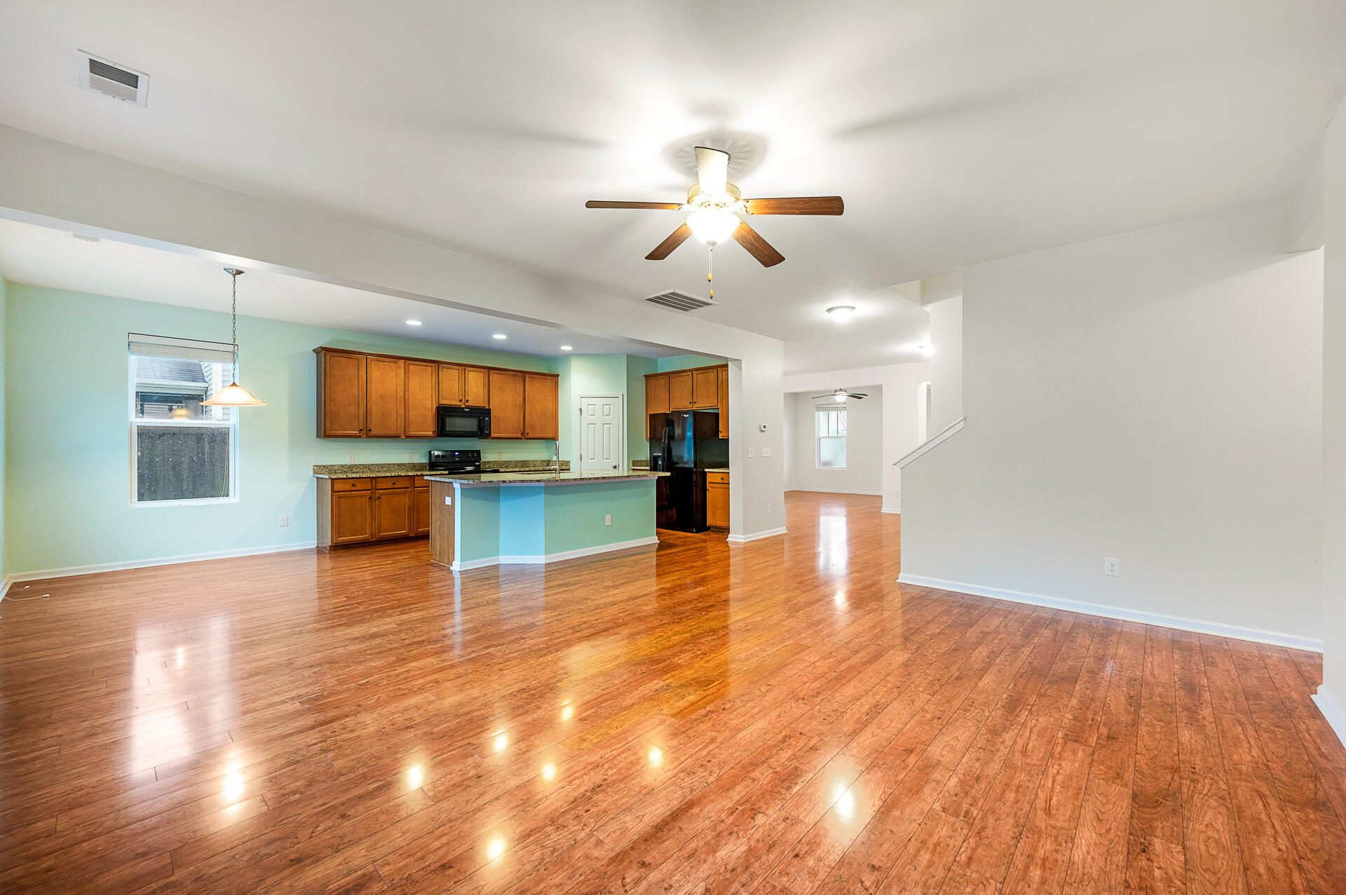 197 Meadow Wood Road Summerville, SC 29486 - Photo 7 of 28 197MeadowWood-07