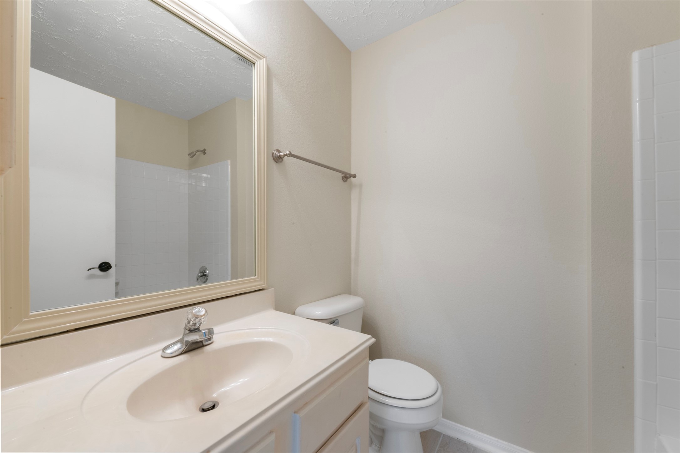 8051 Bay Branch Drive, Unit 423 Spring, TX 77382 - Photo 14 of 29 Bathroom one