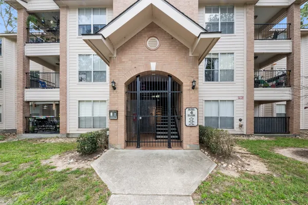 $1,600 | 8051 Bay Branch Drive, Unit 423, The Woodlands, TX 77382