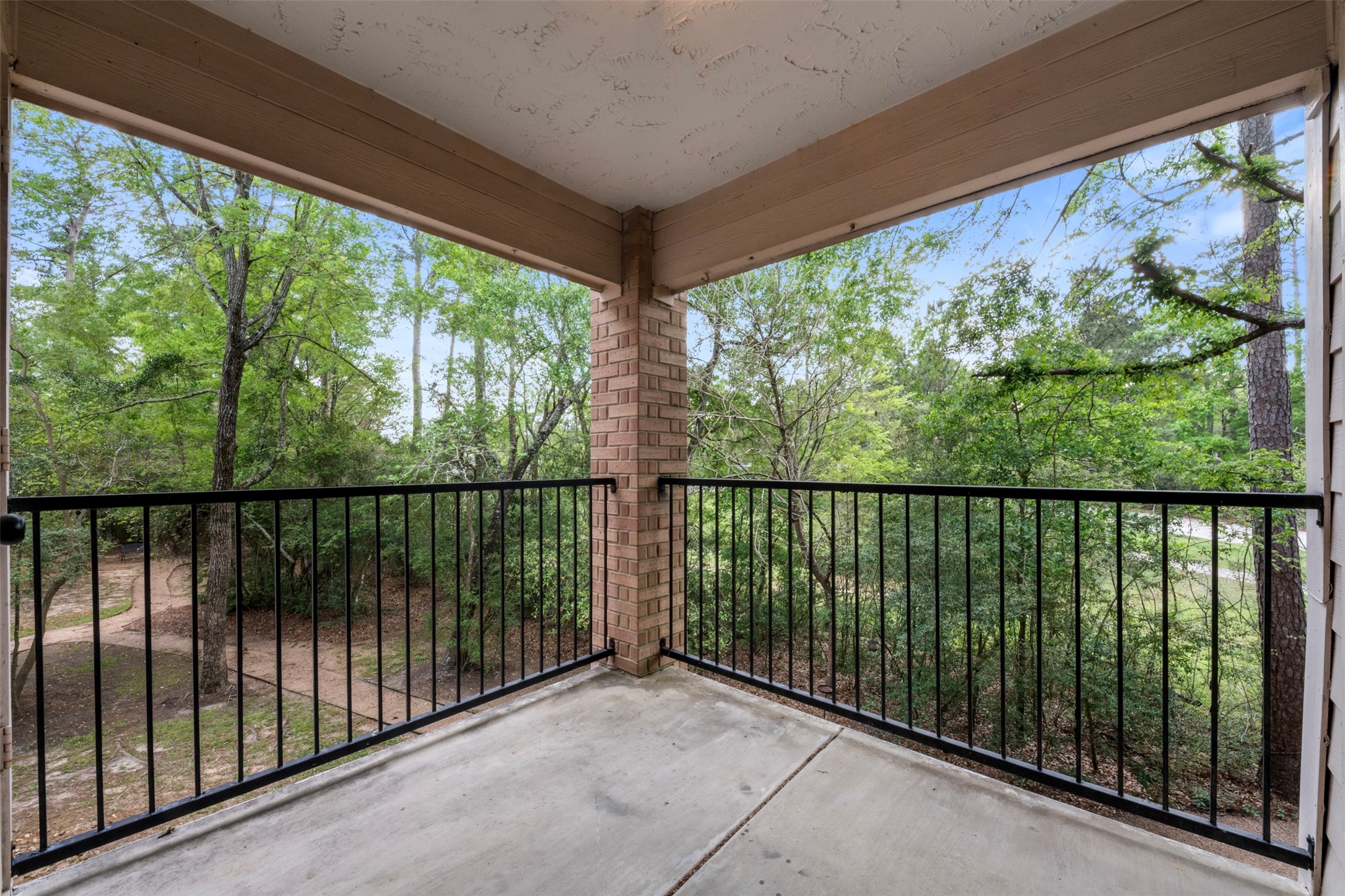 8051 Bay Branch Drive, Unit 423 Spring, TX 77382 - Photo 25 of 29 Patio space located just off of the dining-living area