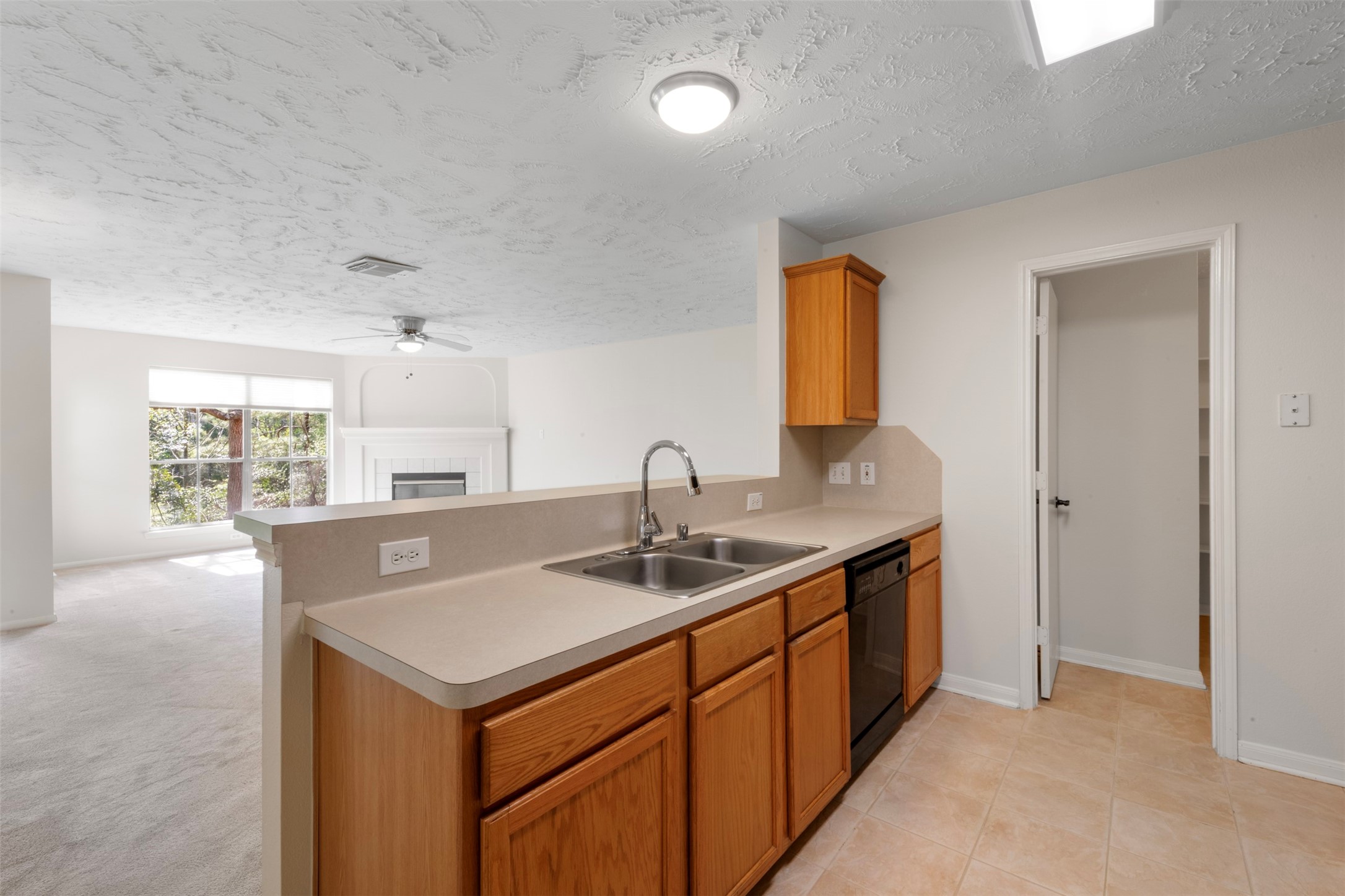 8051 Bay Branch Drive, Unit 423 Spring, TX 77382 - Photo 10 of 29 Another view of kitchen