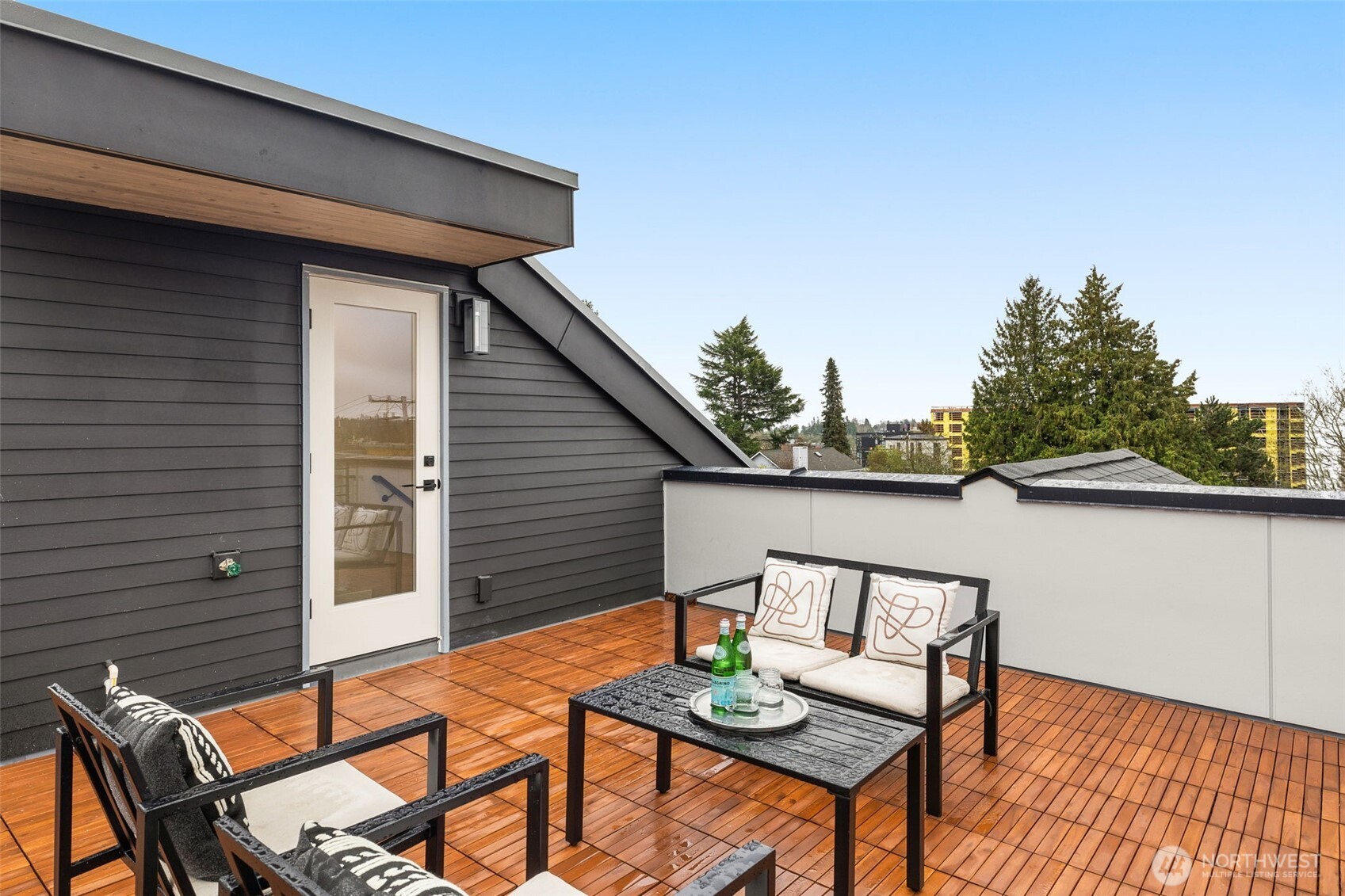 1012 Northeast 70th Street Seattle, WA 98115 - Photo 24 of 34