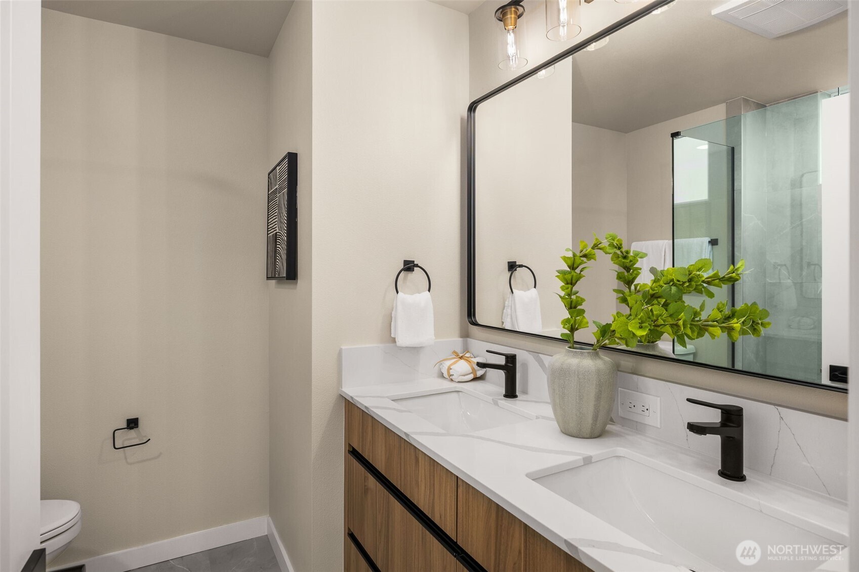 1012 Northeast 70th Street Seattle, WA 98115 - Photo 29 of 34