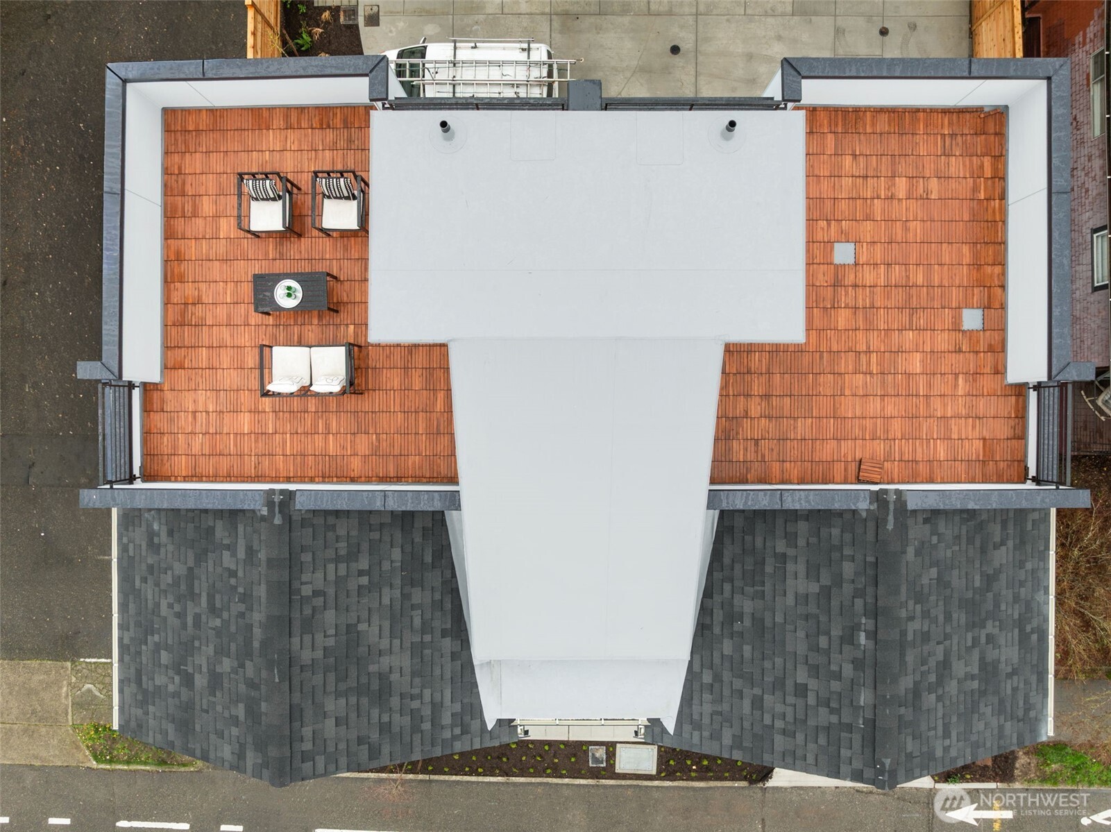 1012 Northeast 70th Street Seattle, WA 98115 - Photo 31 of 34