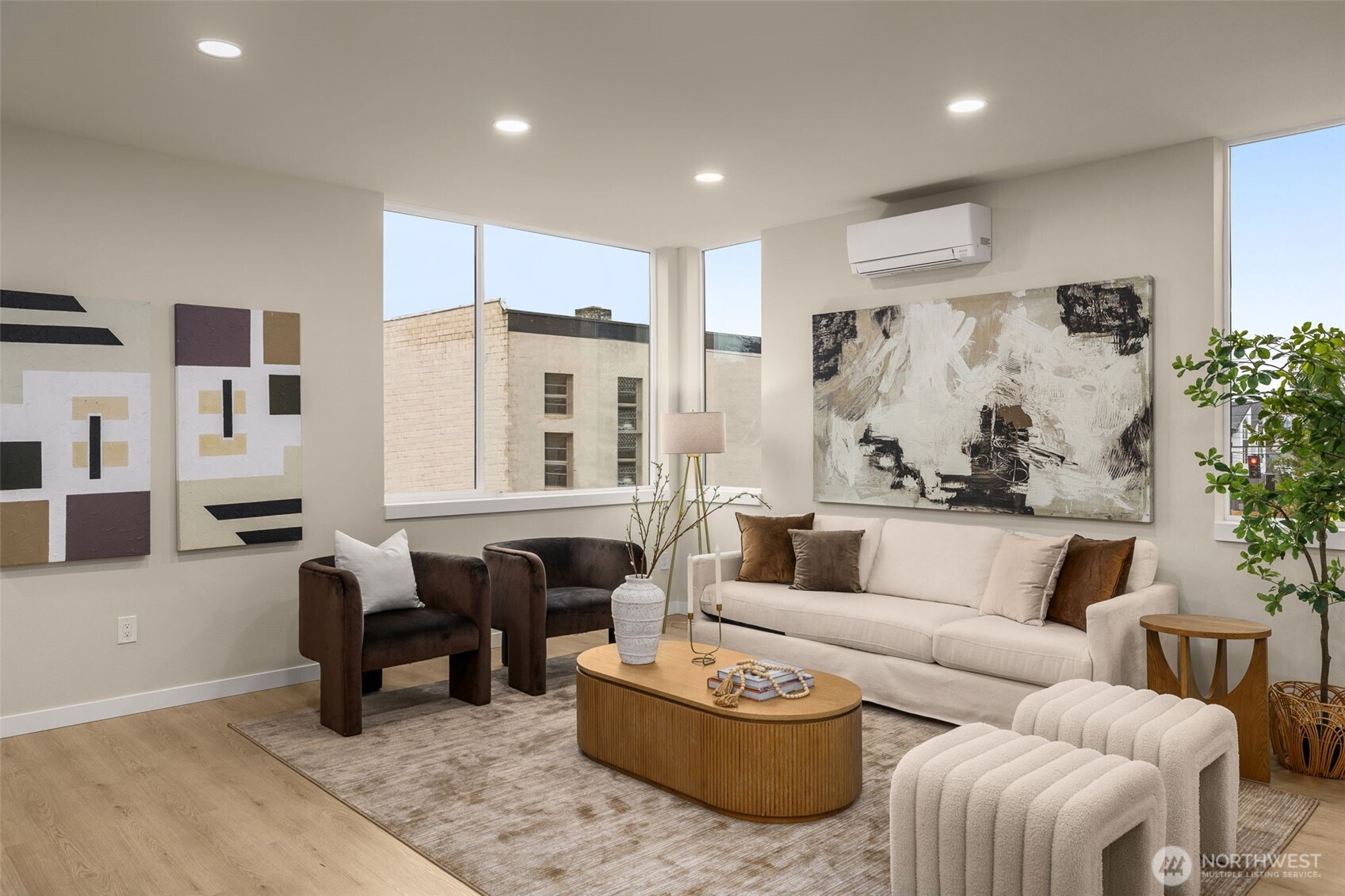 1012 Northeast 70th Street Seattle, WA 98115 - Photo 5 of 34