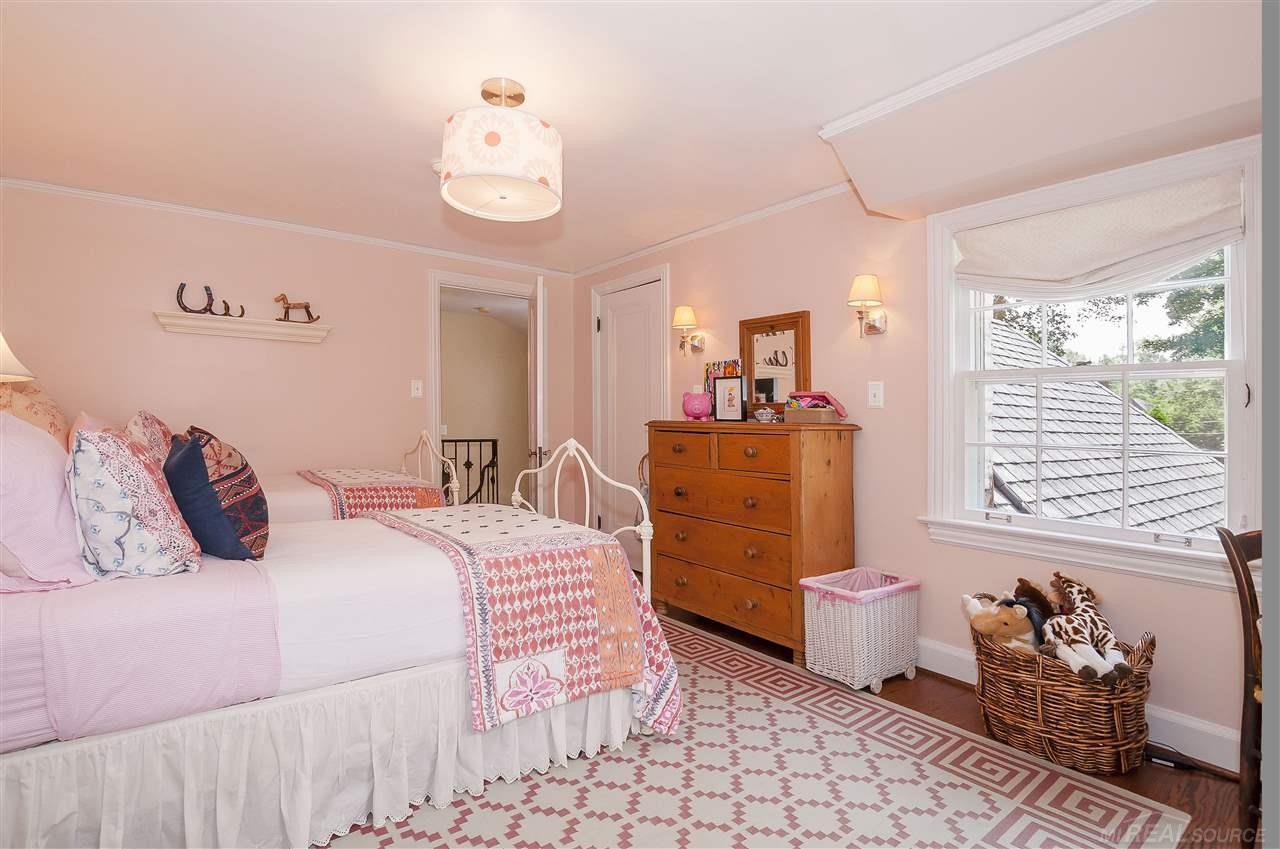 109 Merriweather Road Grosse Pointe, MI 48236 - Photo 26 of 54 31355491-25.JPG