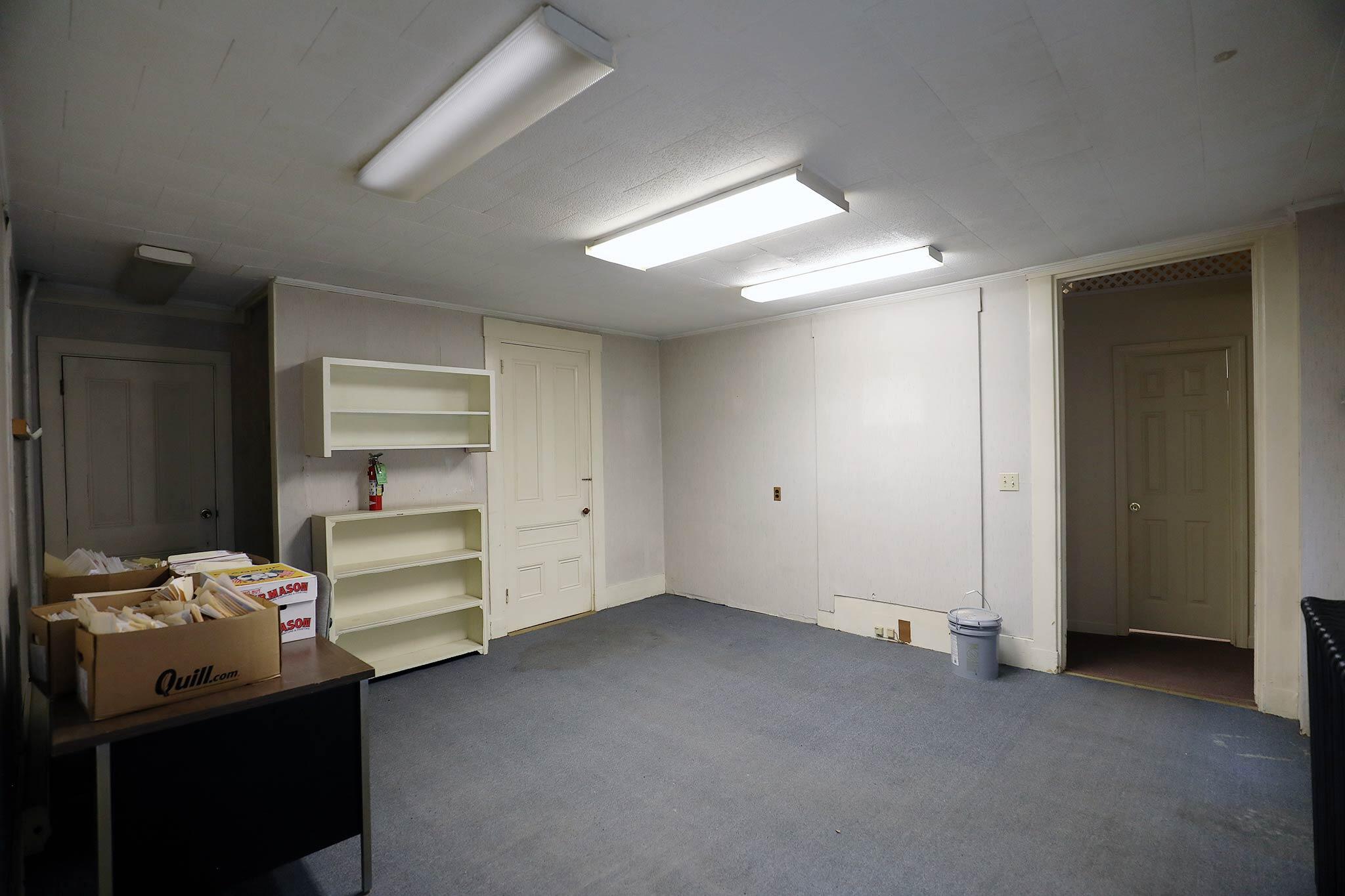 64 State Street Augusta, ME 04330 - Photo 19 of 37 CP5A7334_law