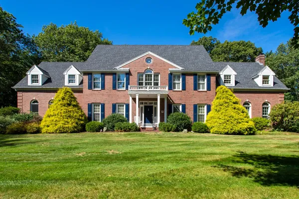$1,975,000 | 7 Hunter Drive, Hampton, NH 03842